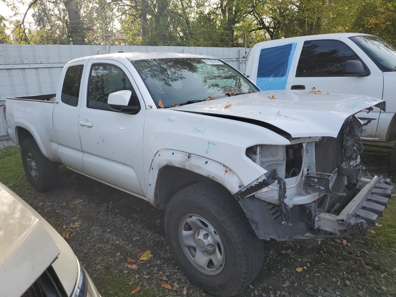 2019 Toyota Tacoma Access Cab - Image 4
