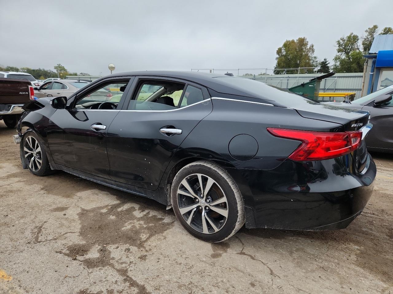 2017 Nissan Maxima 3.5S - Image 2