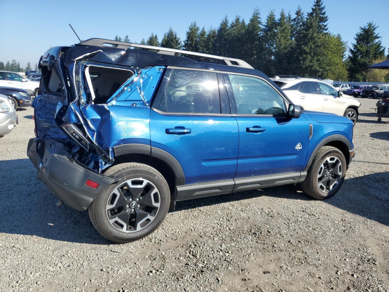 2024 Ford Bronco Sport Outer Banks - Image 3