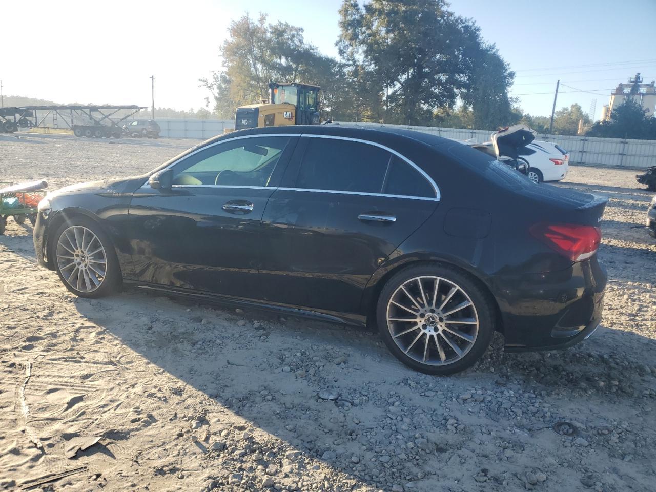 2020 Mercedes-Benz A 220 - Фото 2