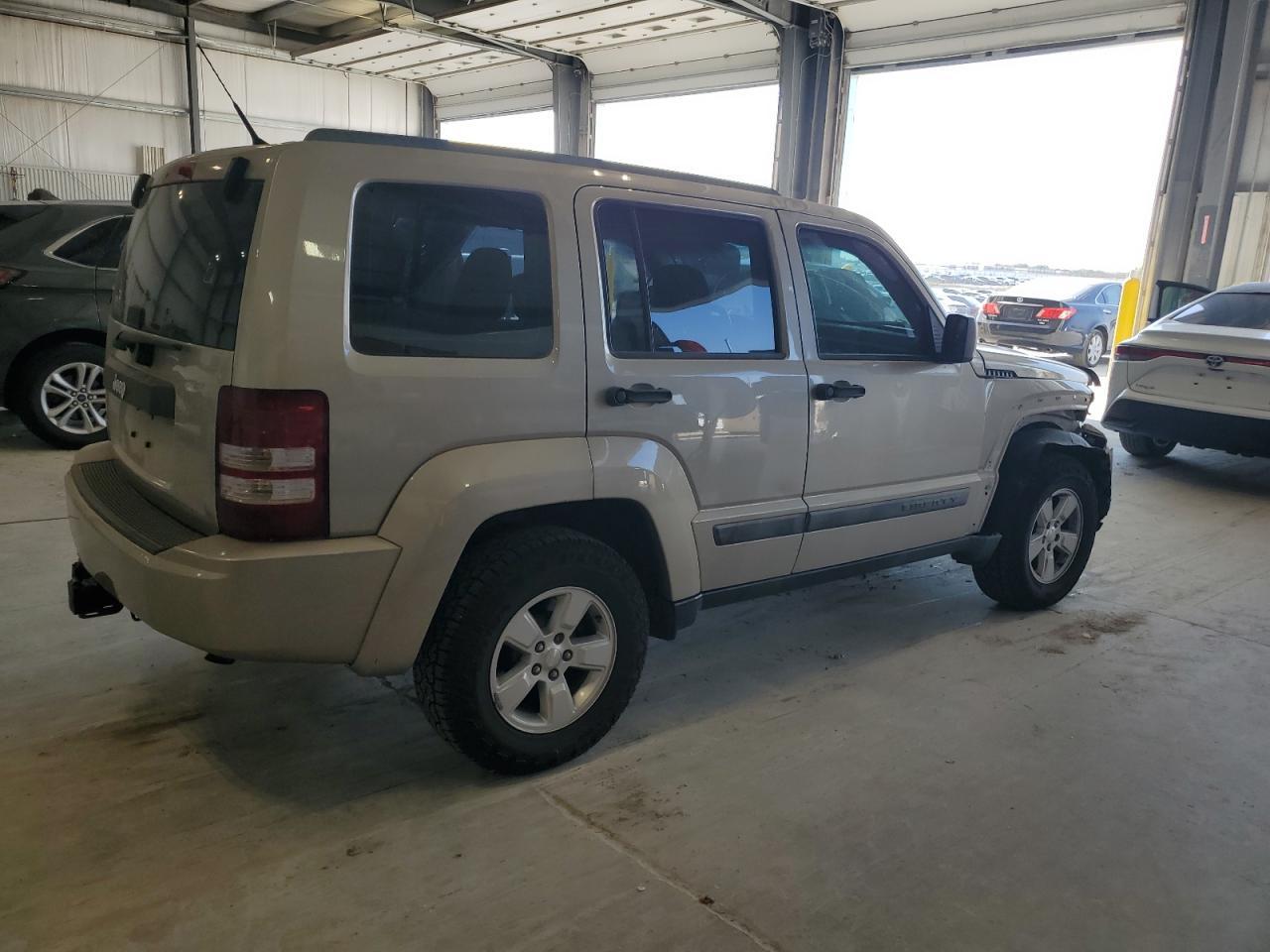 2011 Jeep Liberty Sport - Фото 3