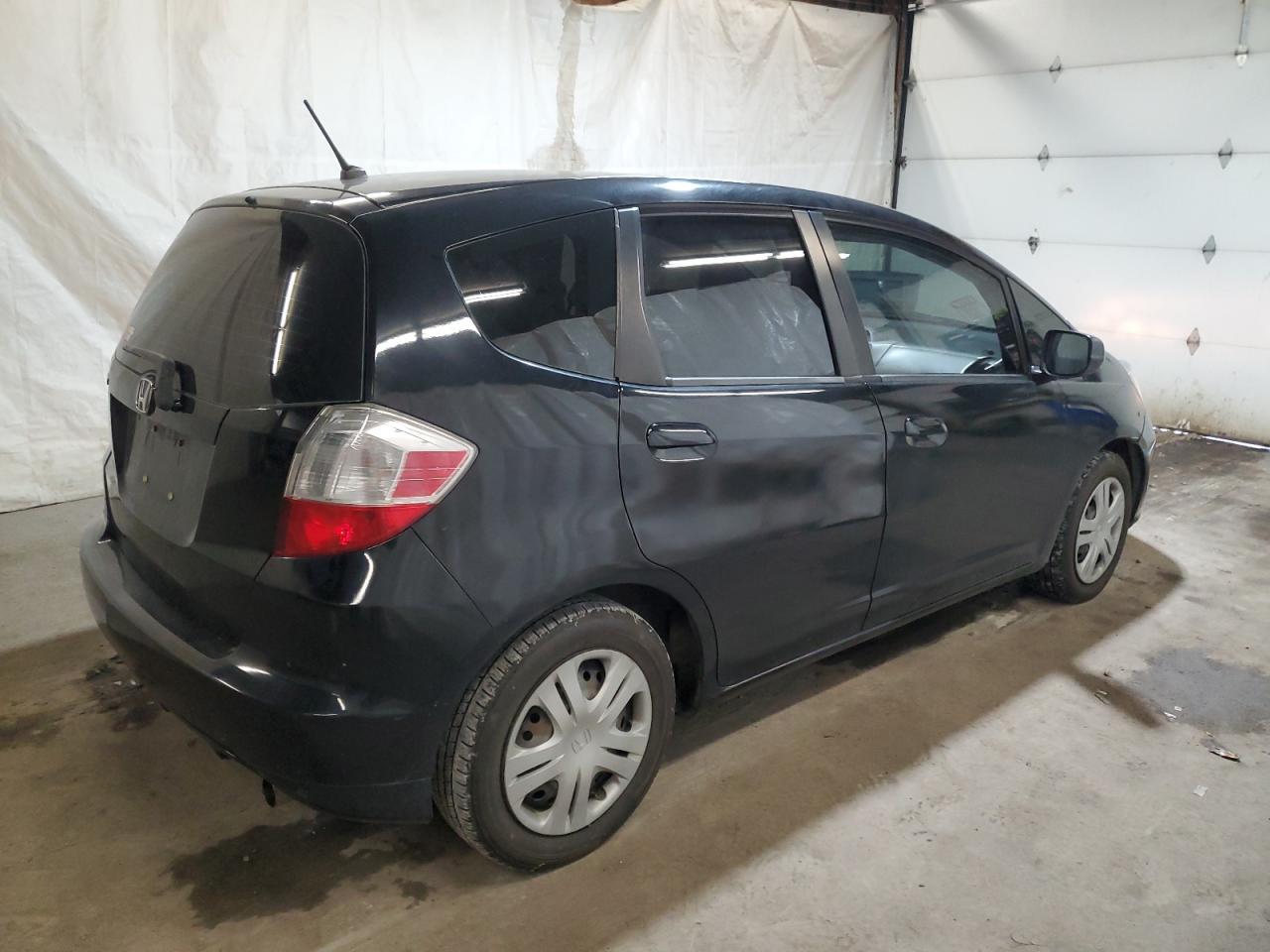2011 Honda Fit - Фото 3