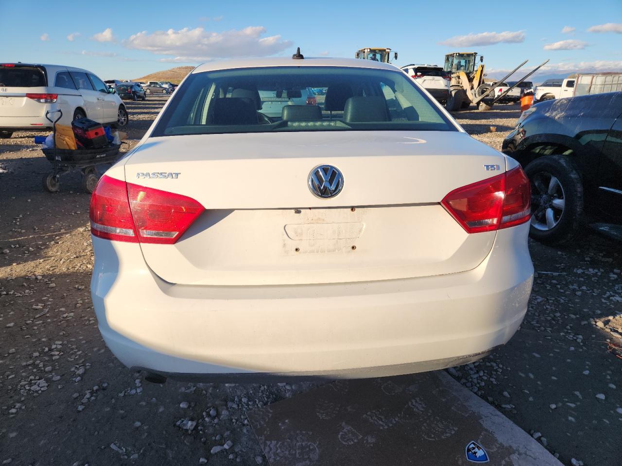 2015 Volkswagen Passat S - Фото 6