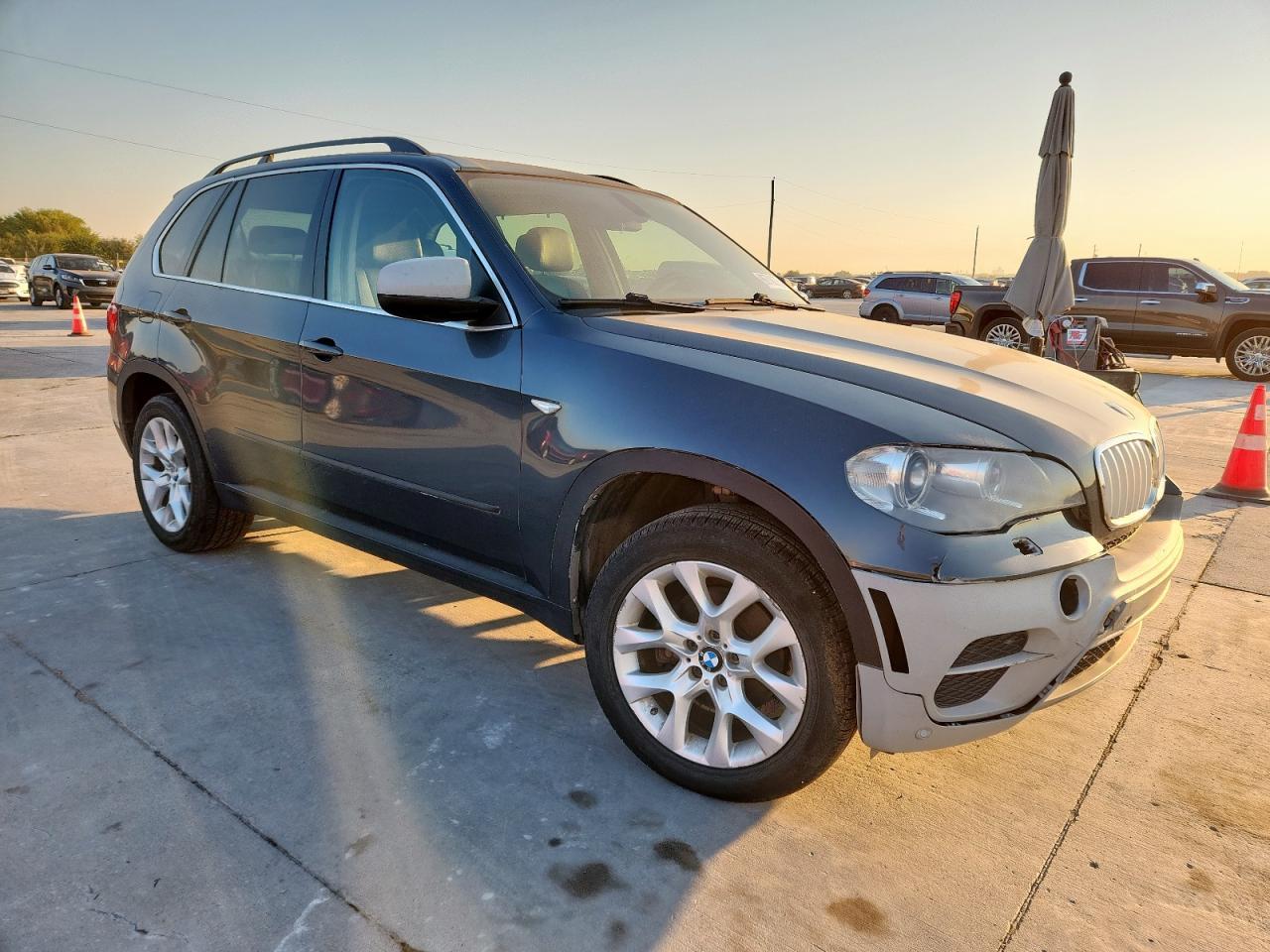 2013 BMW X5 xDrive35I - Image 4