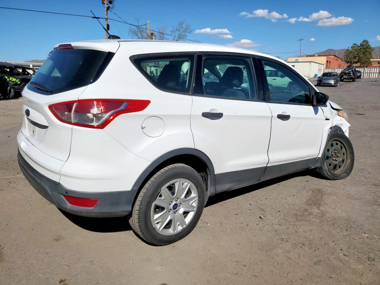 2014 Ford Escape S - Фото 3