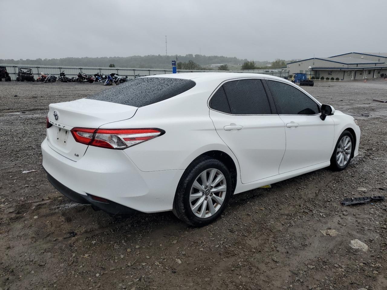 2018 Toyota Camry L - Фото 3