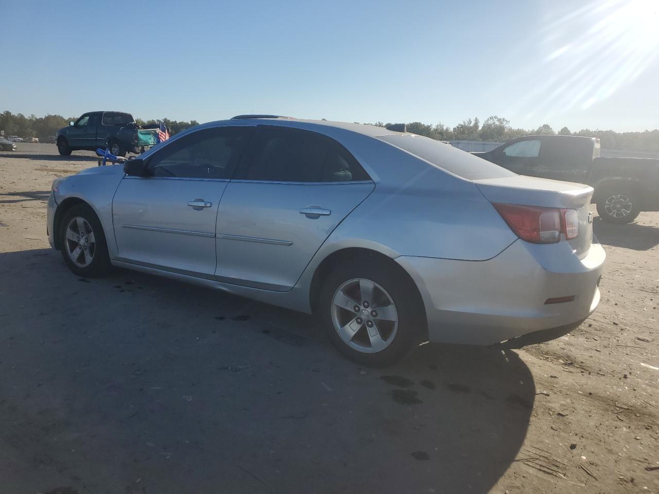 2014 Chevrolet Malibu Ls - Фото 2