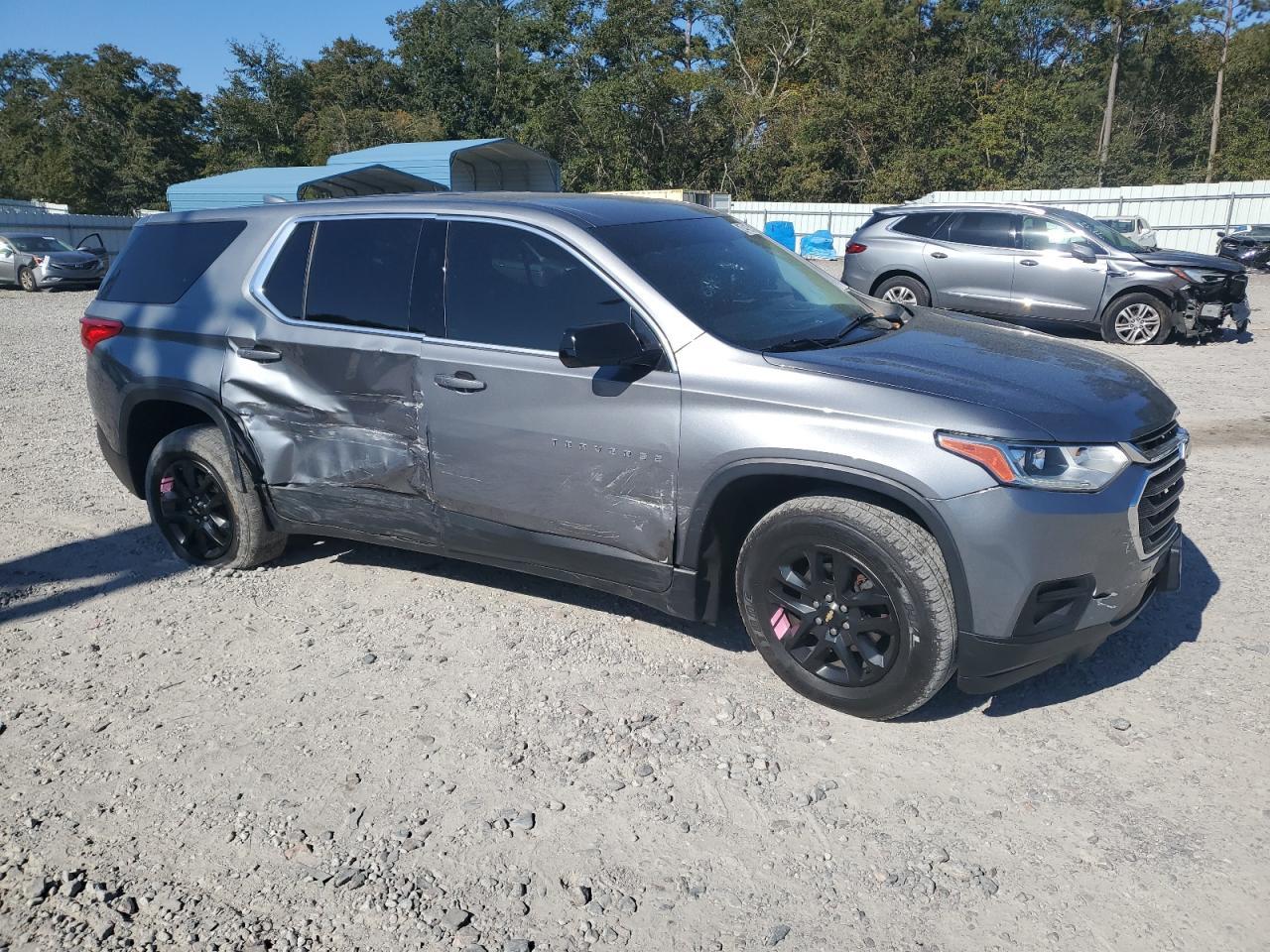 2018 Chevrolet Traverse Ls - Фото 4