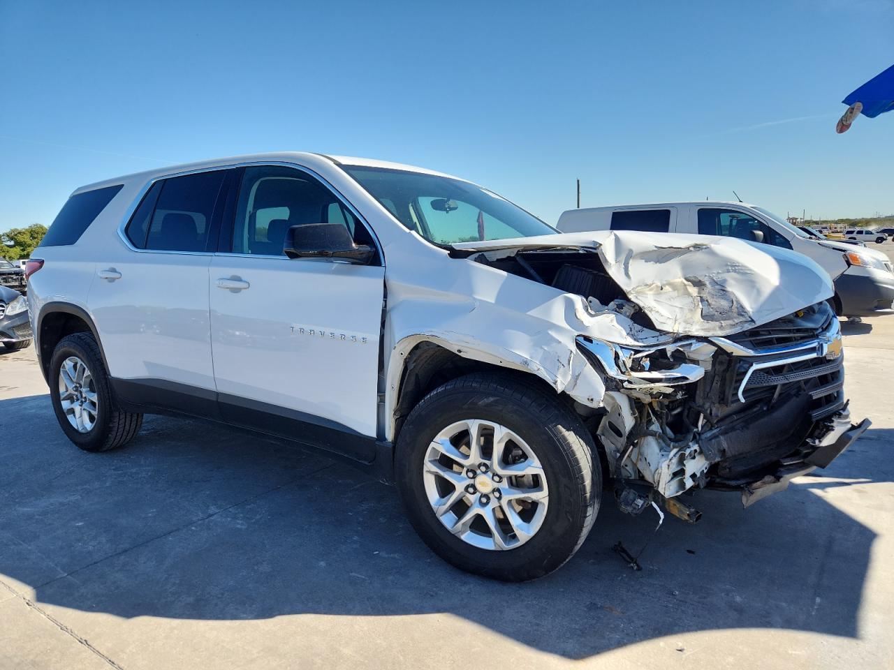 2019 Chevrolet Traverse Ls - Image 4