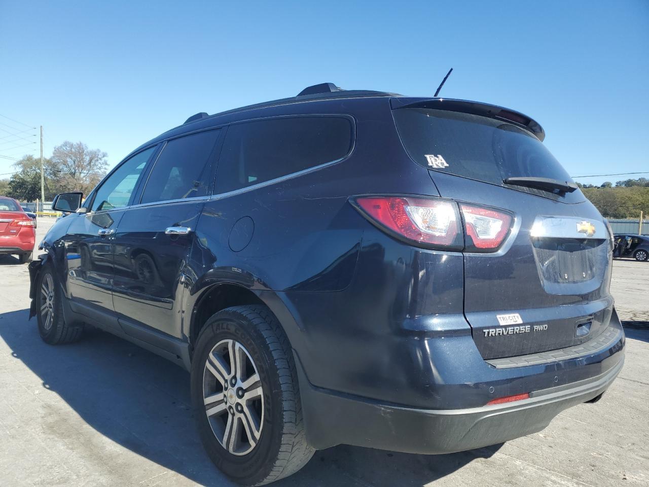 2017 Chevrolet Traverse Lt - Фото 2