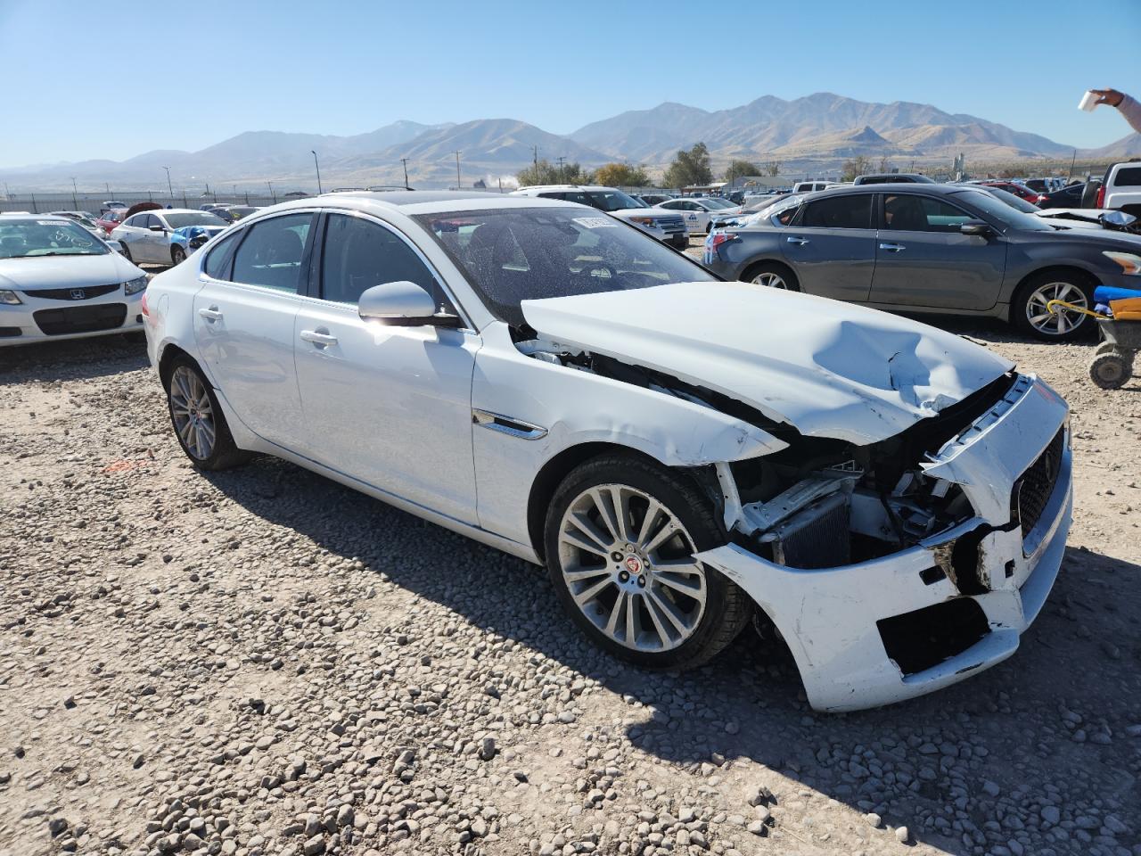 2019 Jaguar Xf Prestige - Image 4