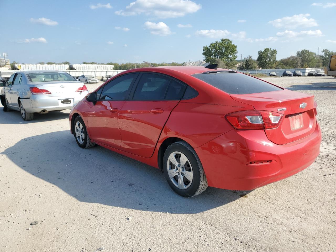 2017 Chevrolet Cruze Ls - Фото 2