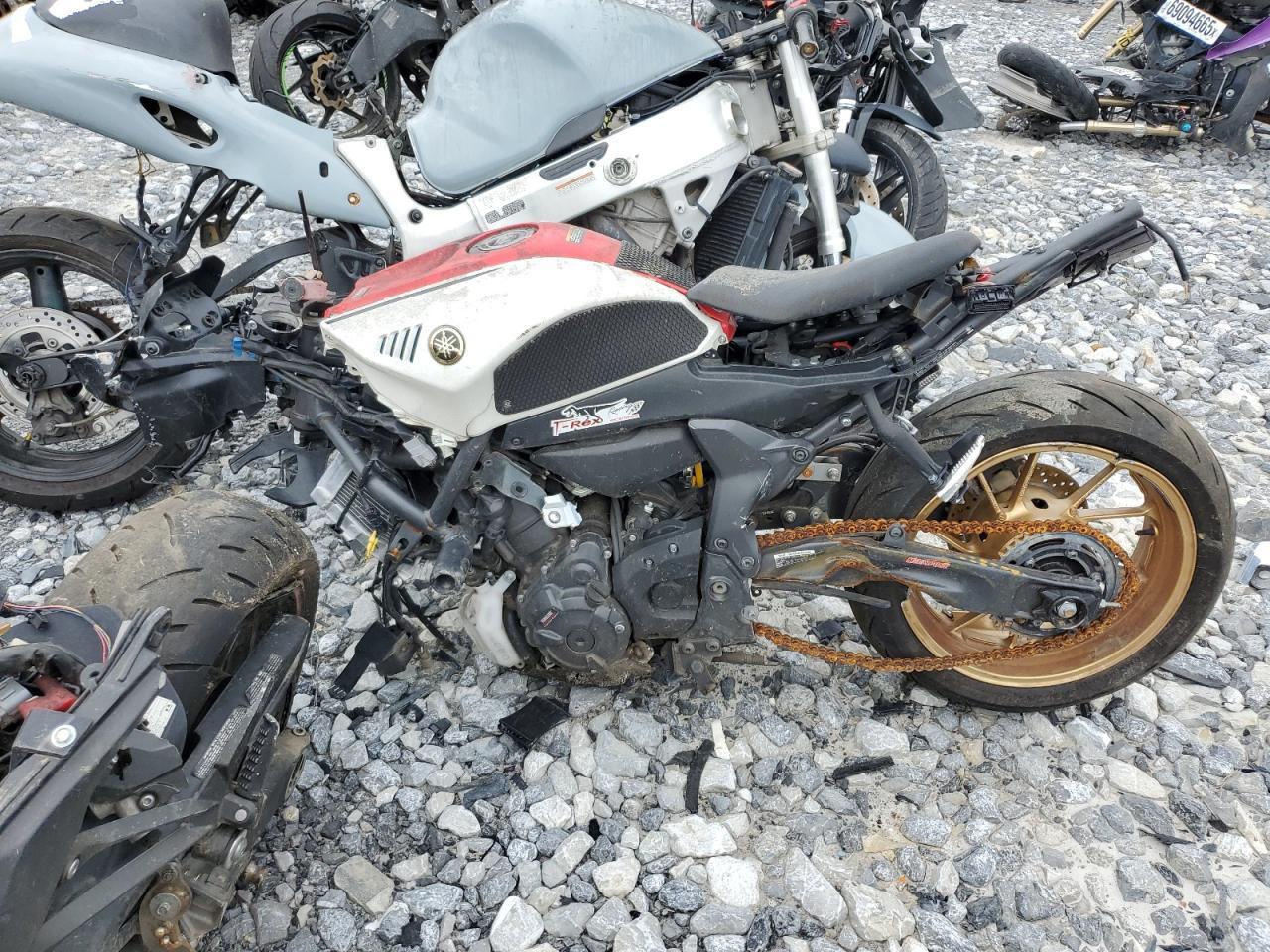 2022 Yamaha Yzfr7 - Фото 3