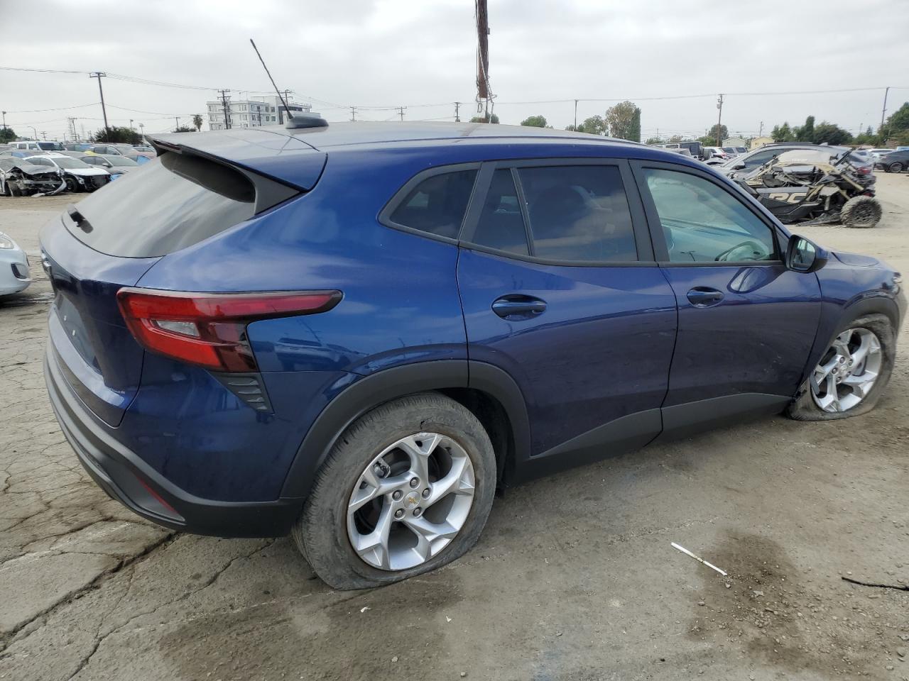 2024 Chevrolet Trax Ls - Фото 3