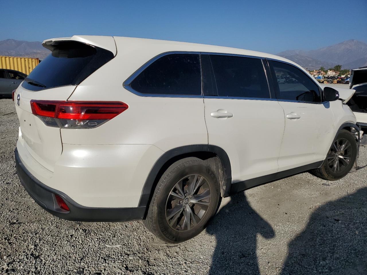 2019 Toyota Highlander Le - Image 3