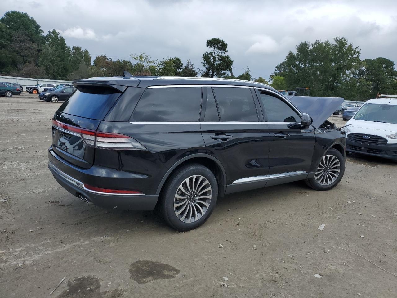 2024 Lincoln Aviator - Image 3