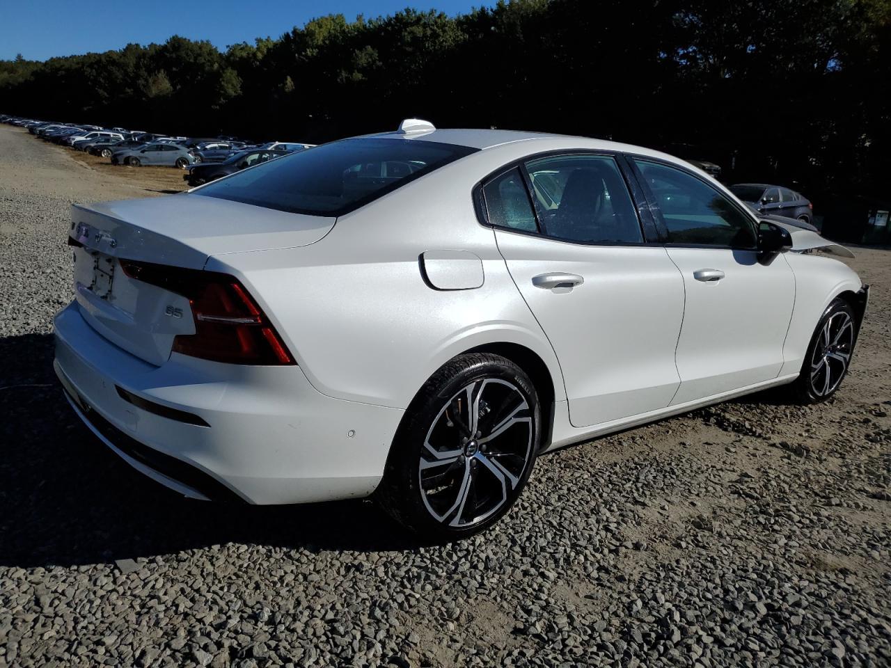 2024 Volvo S60 Plus - Фото 3