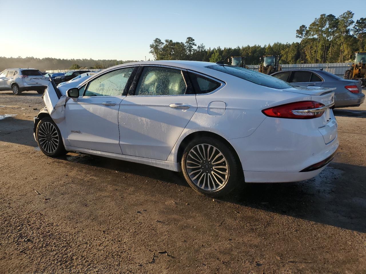 2017 Ford Fusion Titanium Hev - Image 2