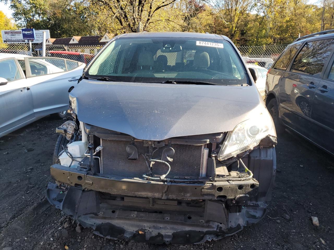 2019 Toyota Sienna Xle - Фото 5