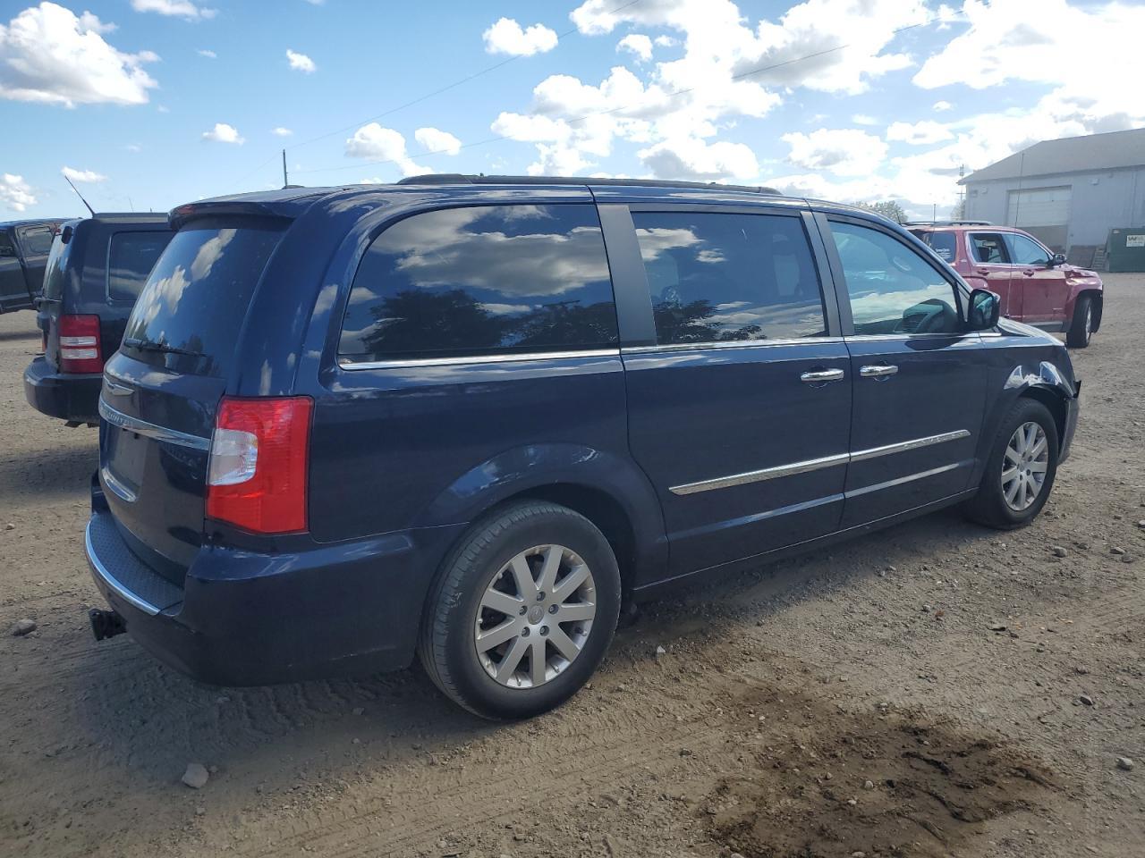 2015 Chrysler Town & Country Touring - Image 3