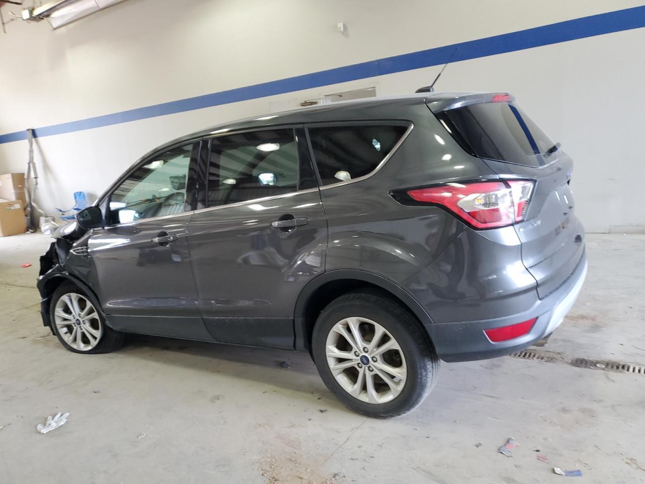 2017 Ford Escape - Фото 2