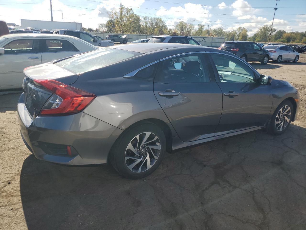 2017 Honda Civic Ex - Image 3