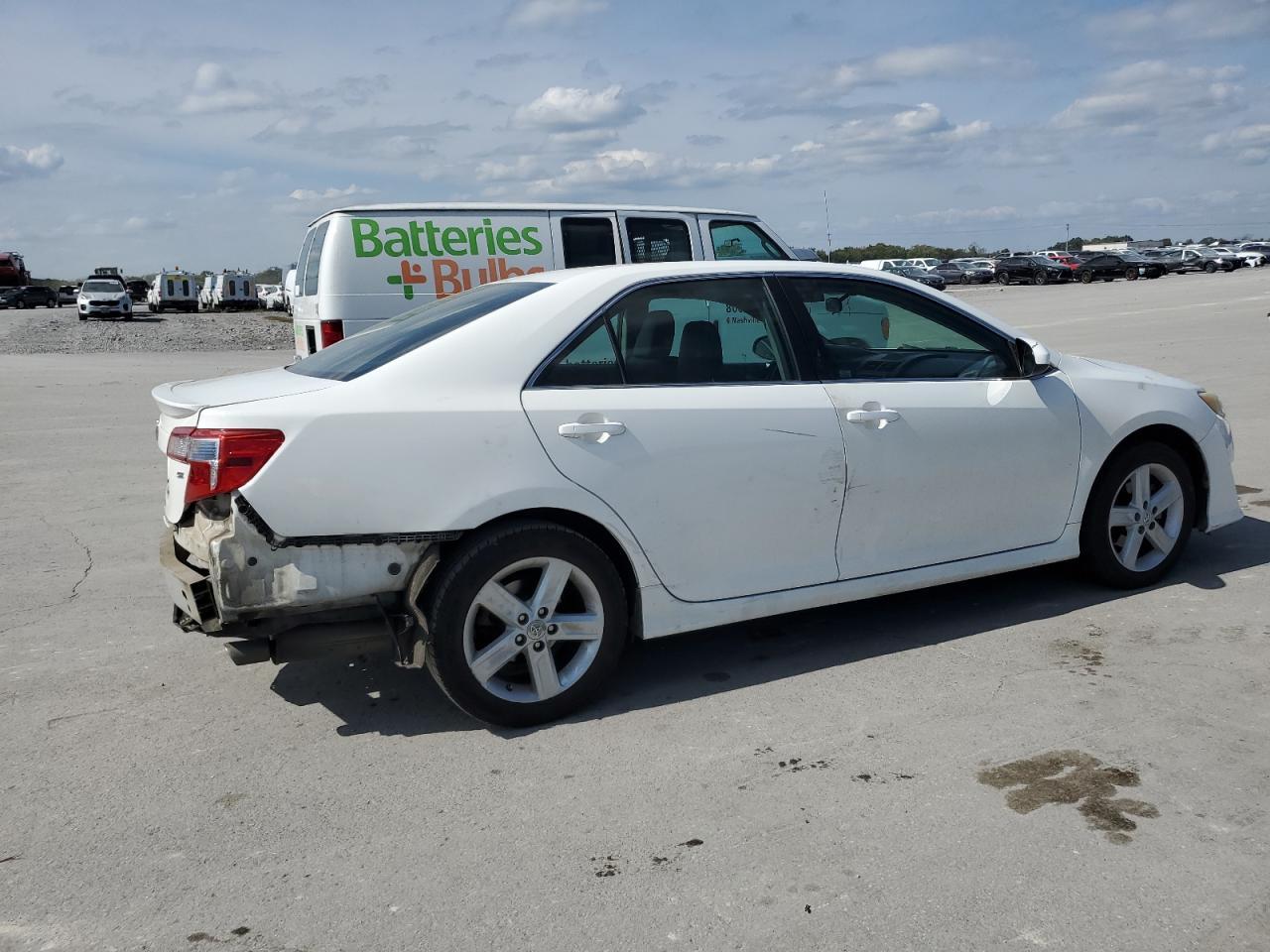 2012 Toyota Camry Base - Фото 3