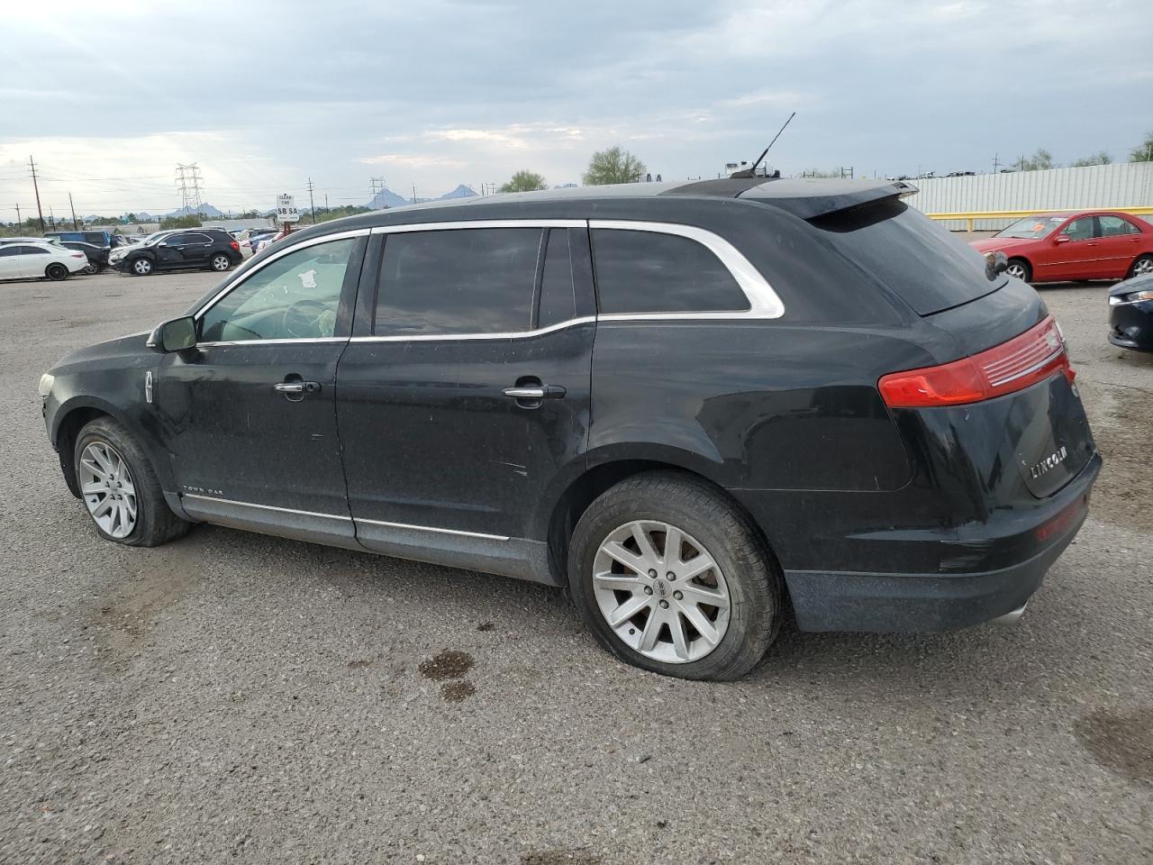 2015 Lincoln Mkt - Фото 2