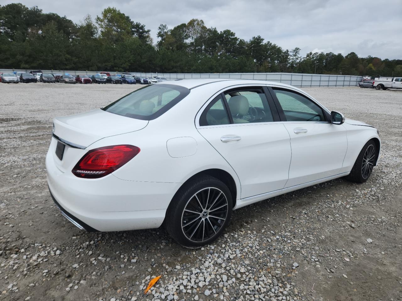 2021 Mercedes-Benz C 300 - Фото 3