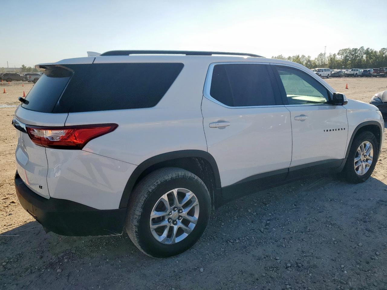2019 Chevrolet Traverse Lt - Image 3