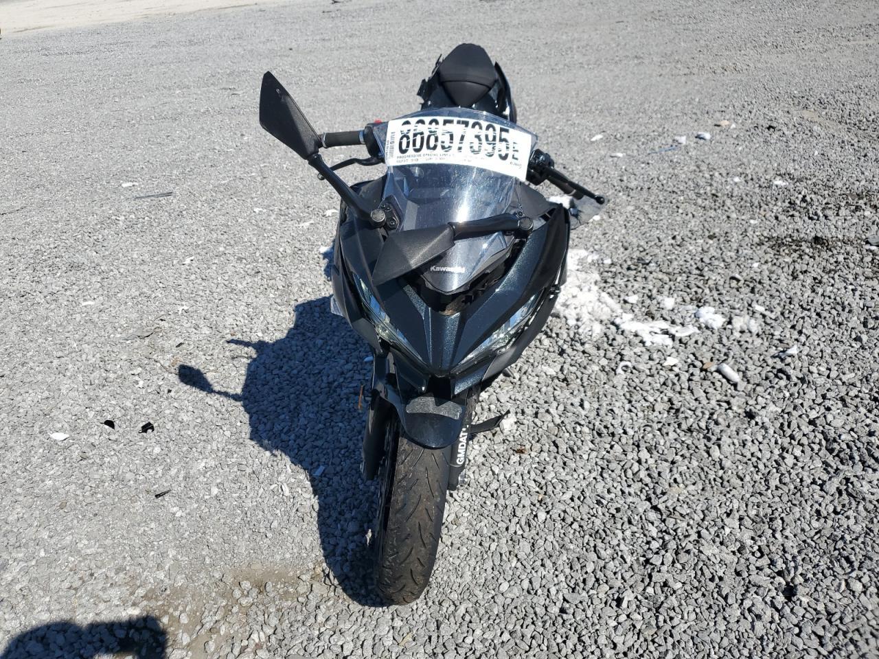 2018 Kawasaki Ex400 - Фото 2