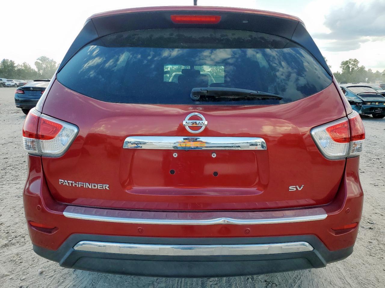 2015 Nissan Pathfinder S - Фото 6