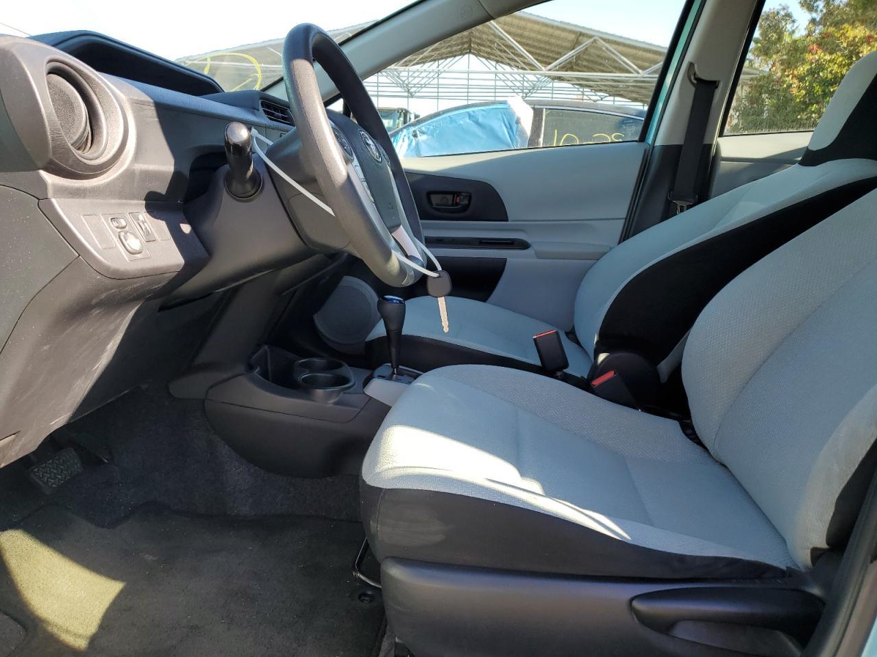 2013 Toyota Prius - Фото 7
