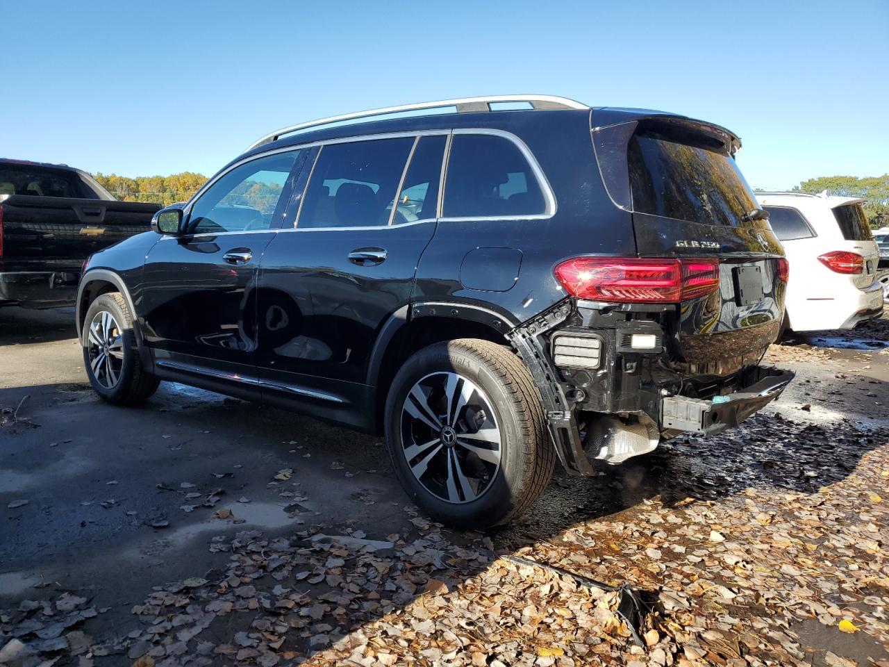 2025 Mercedes-Benz Glb 250 4Matic - Image 2