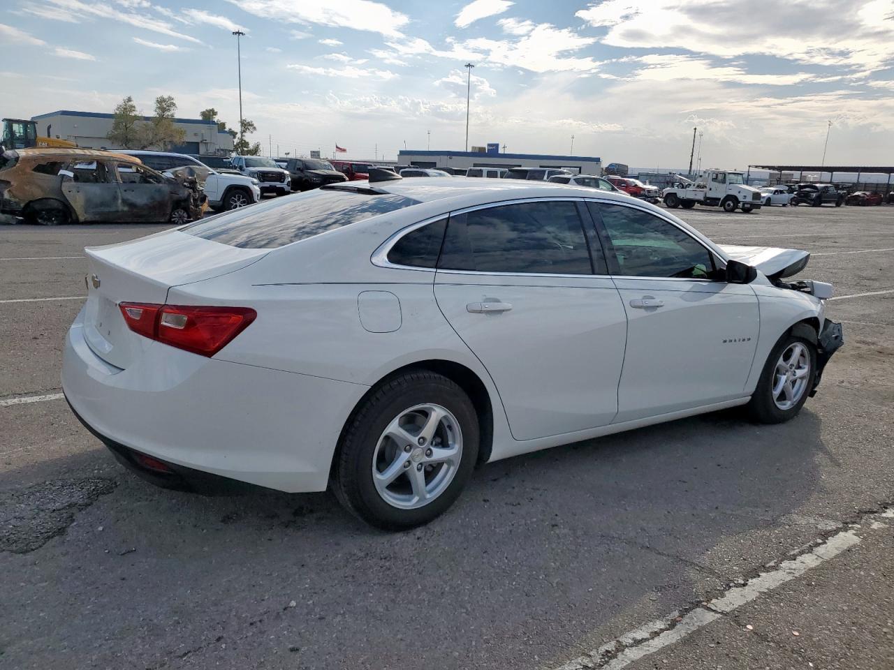 2018 Chevrolet Malibu Ls - Фото 3