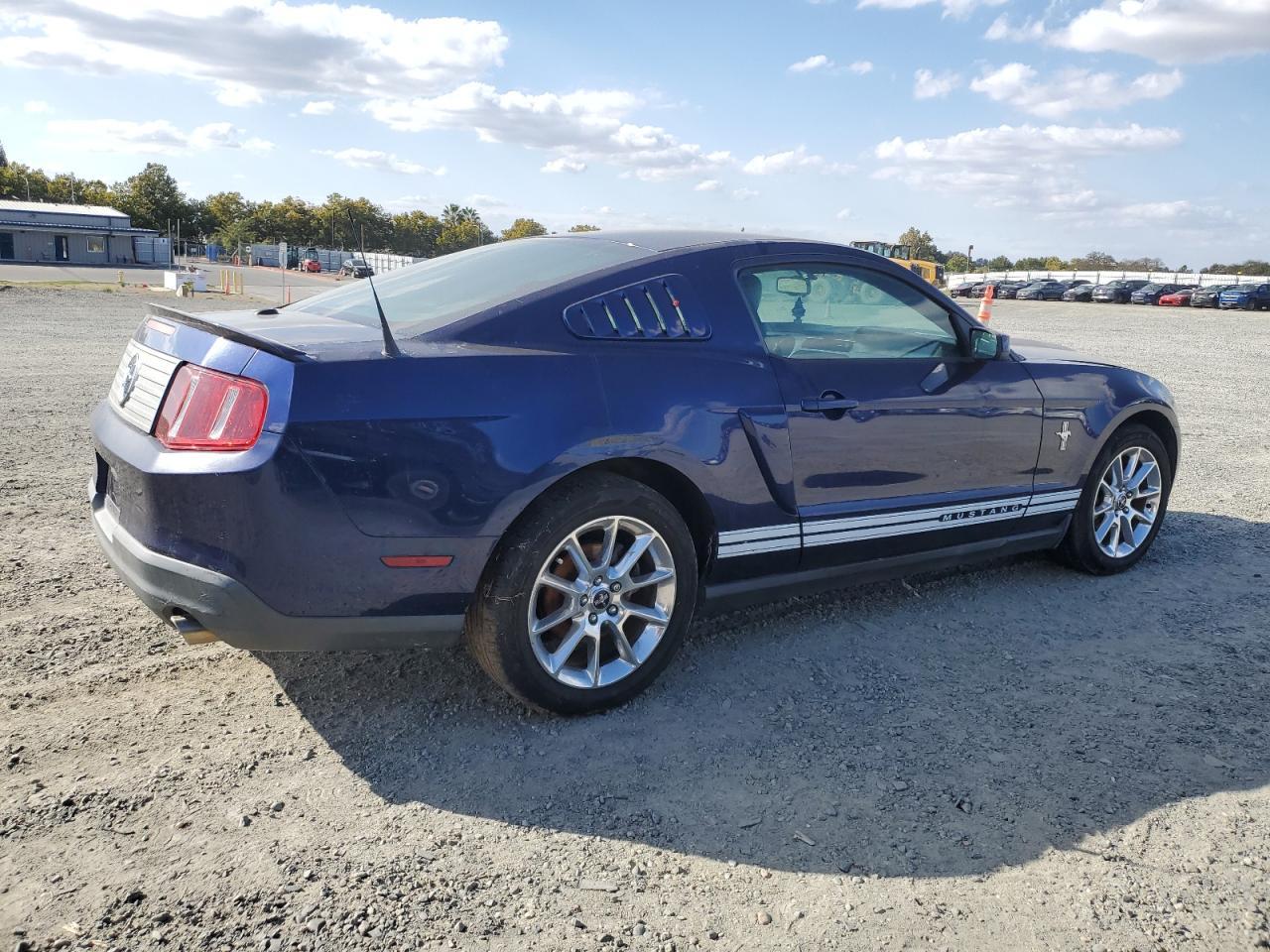 2010 Ford Mustang - Фото 3
