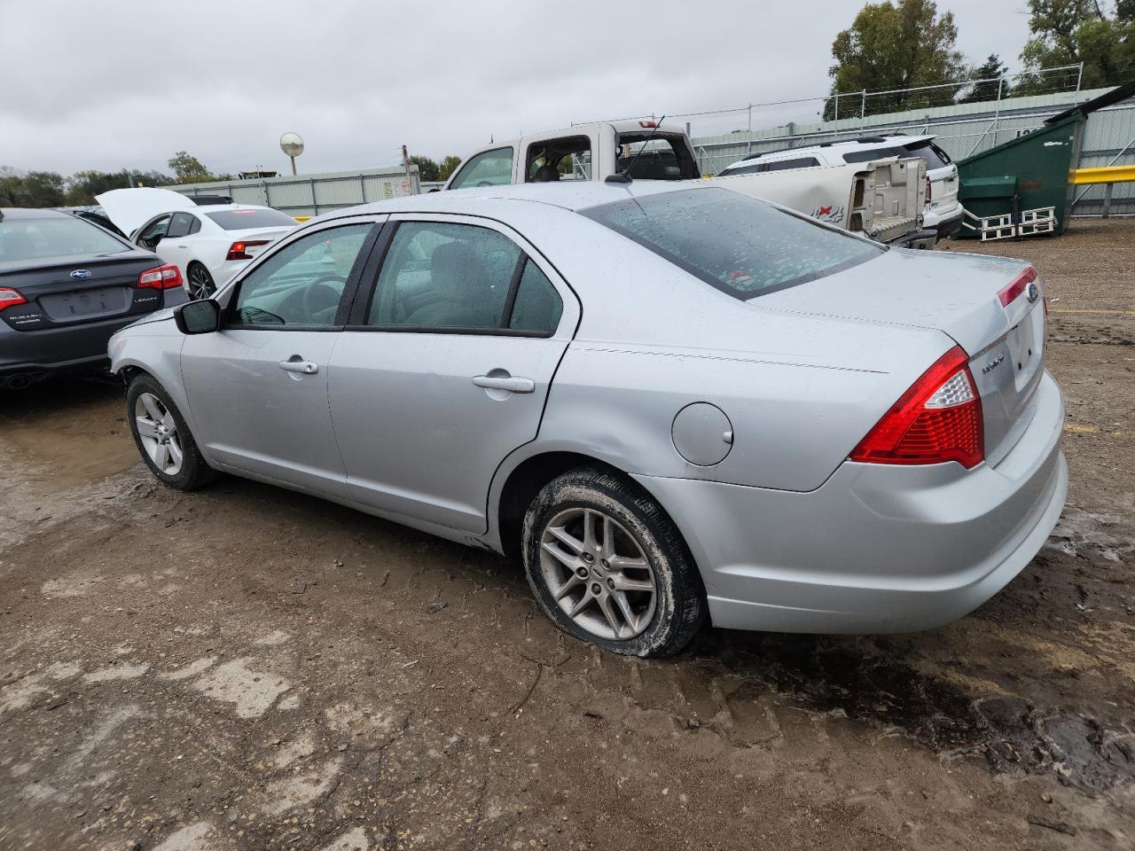 2010 Ford Fusion S - Image 2