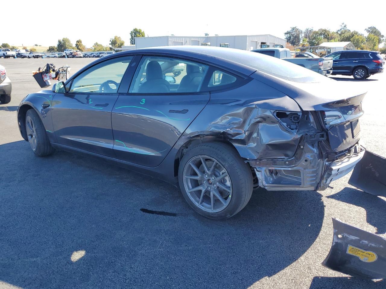 2022 Tesla Model 3 - Фото 2