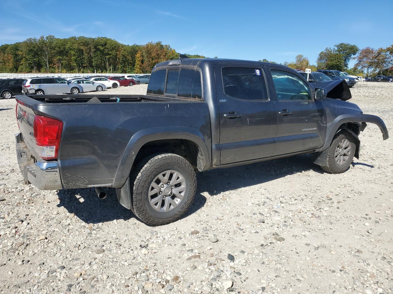2016 Toyota Tacoma Double Cab - Image 3