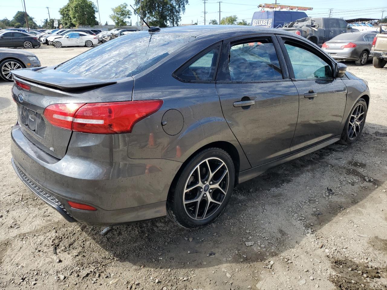 2016 Ford Focus Se - Image 3