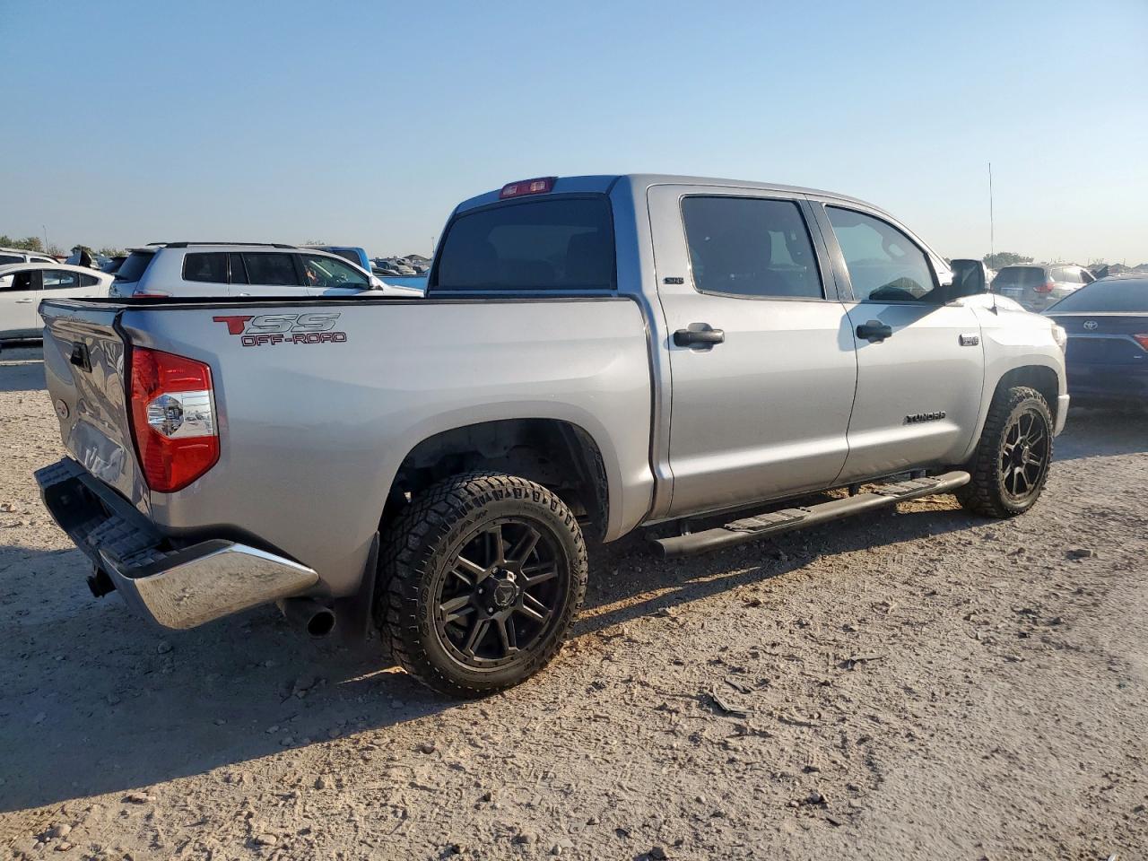2019 Toyota Tundra Crewmax Sr5 - Фото 3