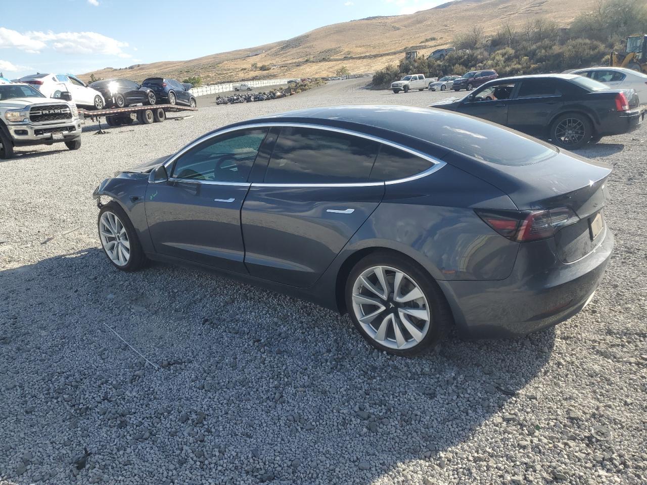 2020 Tesla Model 3 - Фото 2