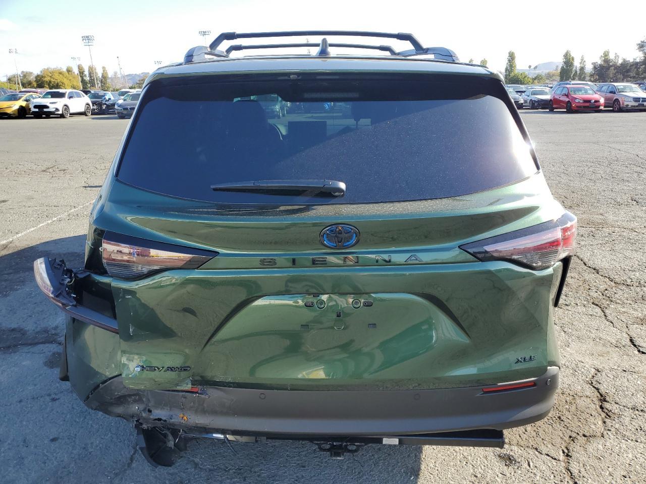 2025 Toyota Sienna Xse - Фото 6