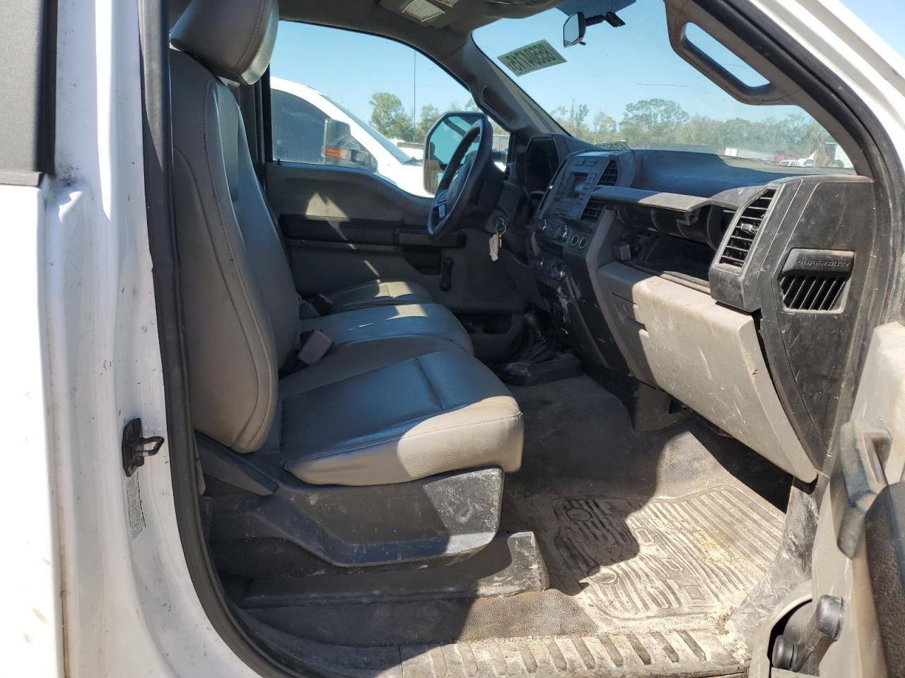 2017 Ford F350 Super Duty - Фото 5