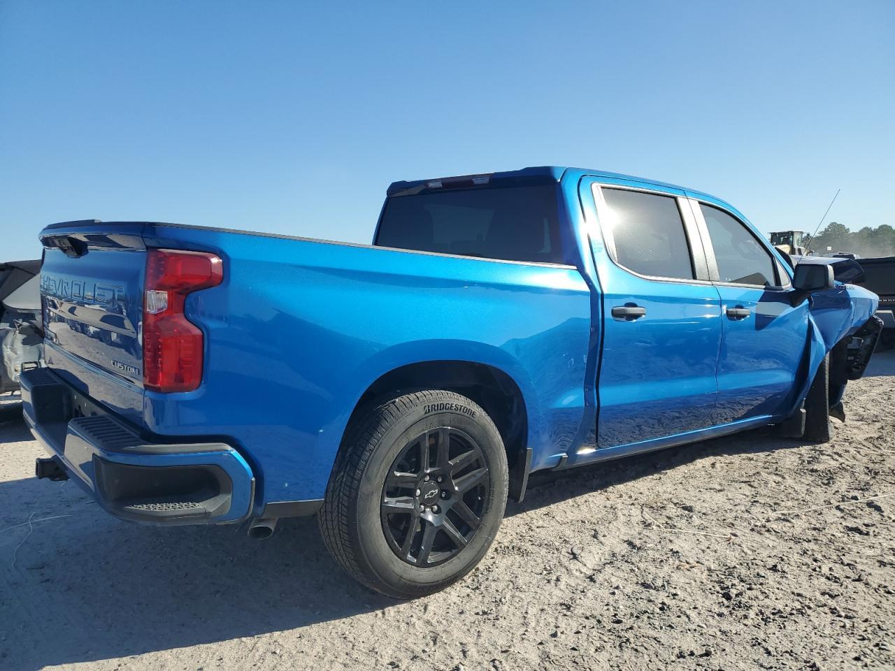 2023 Chevrolet Silverado C1500 Custom - Фото 3