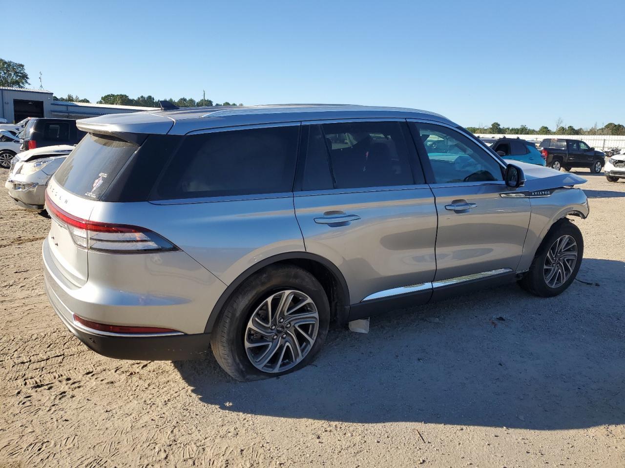 2023 Lincoln Aviator - Фото 3