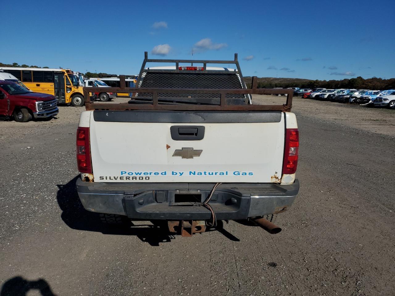 2011 Chevrolet Silverado K2500 Heavy Duty - Фото 6