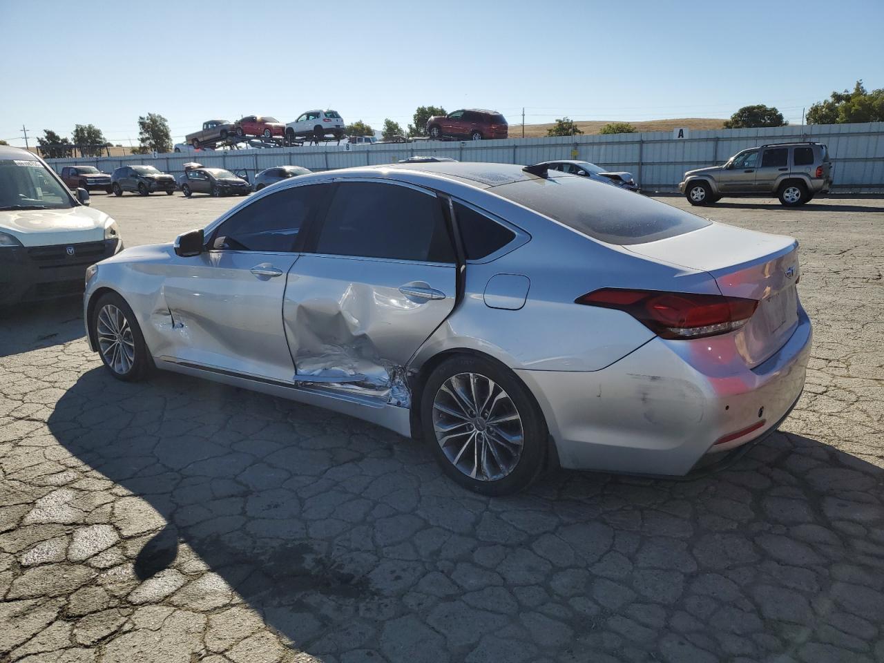 2015 Hyundai Genesis 3.8L - Фото 2