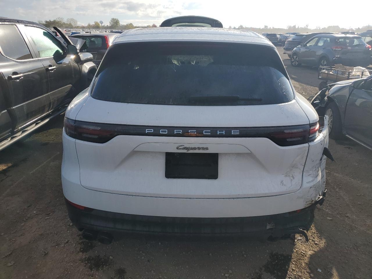 2022 Porsche Cayenne E-Hybrid - Фото 6