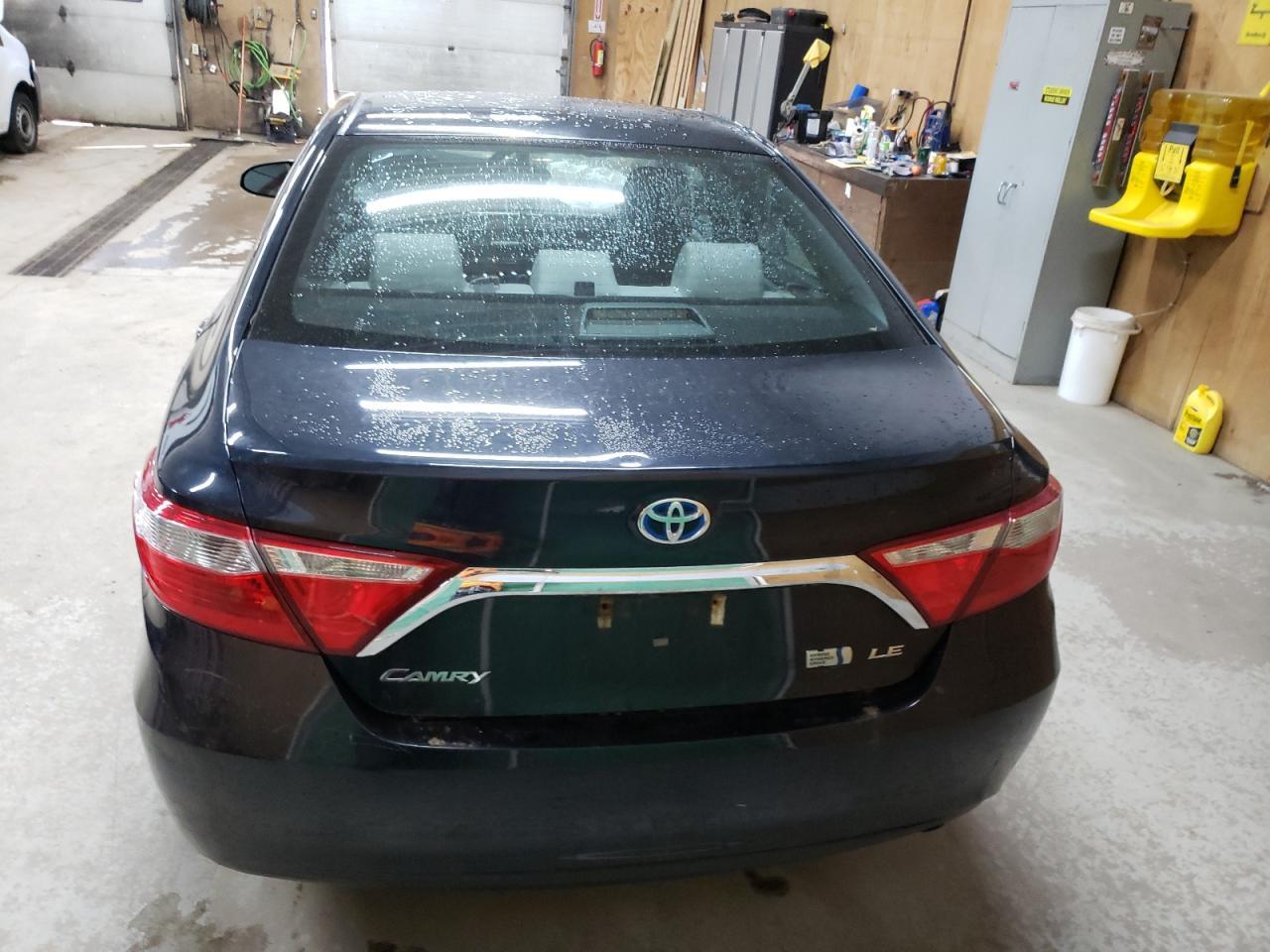 2016 Toyota Camry Hybrid Le - Image 6